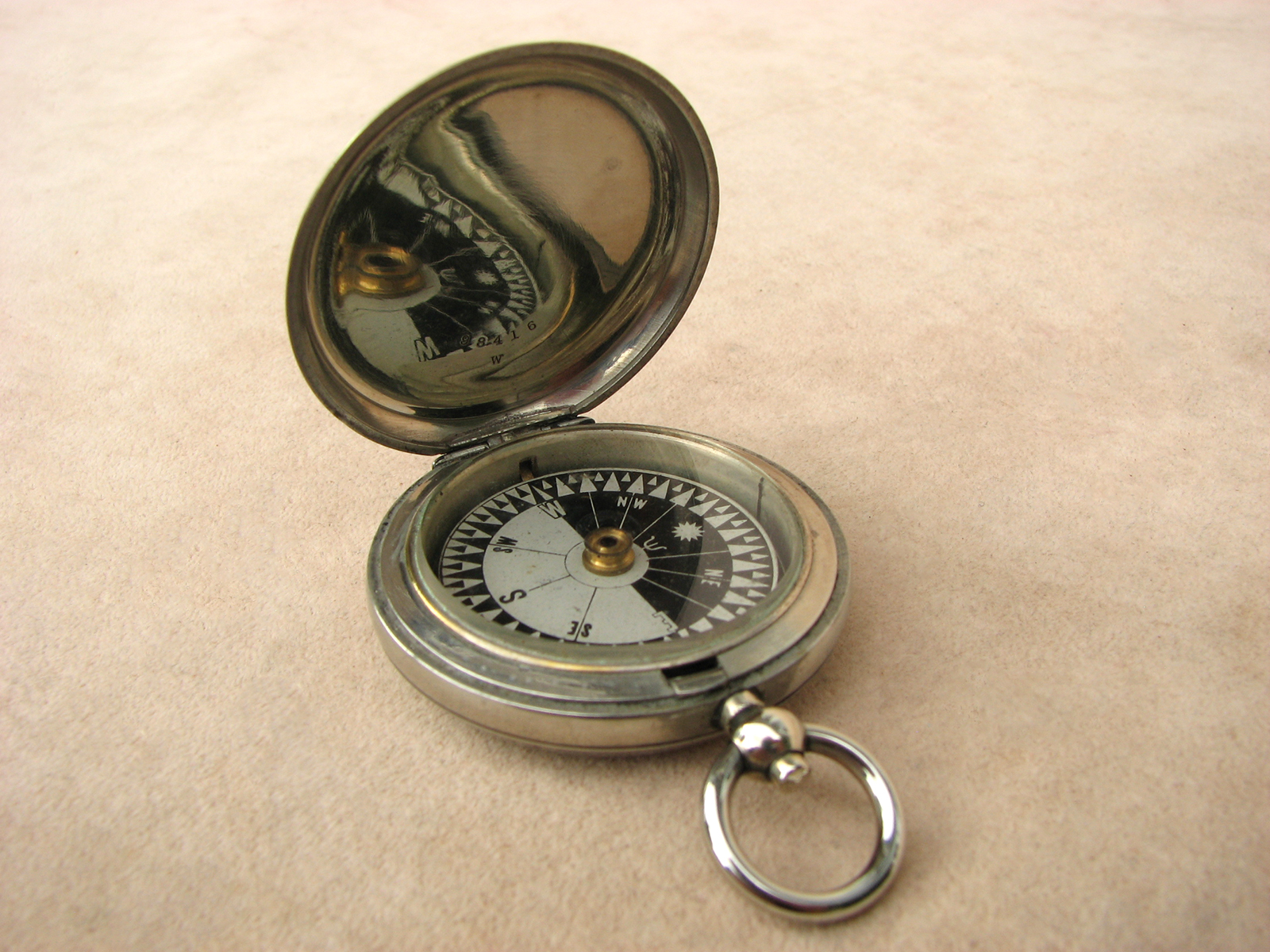 WW1 Dennison MK V pocket compass with Singers Patent style dial dated 1916